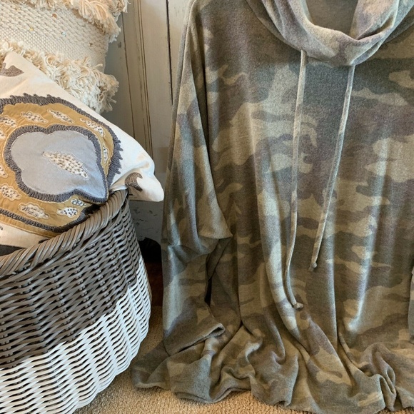LAST TWO! New Camo Cowl Neck Sweater Tunic Blouse - Picture 4 of 6
